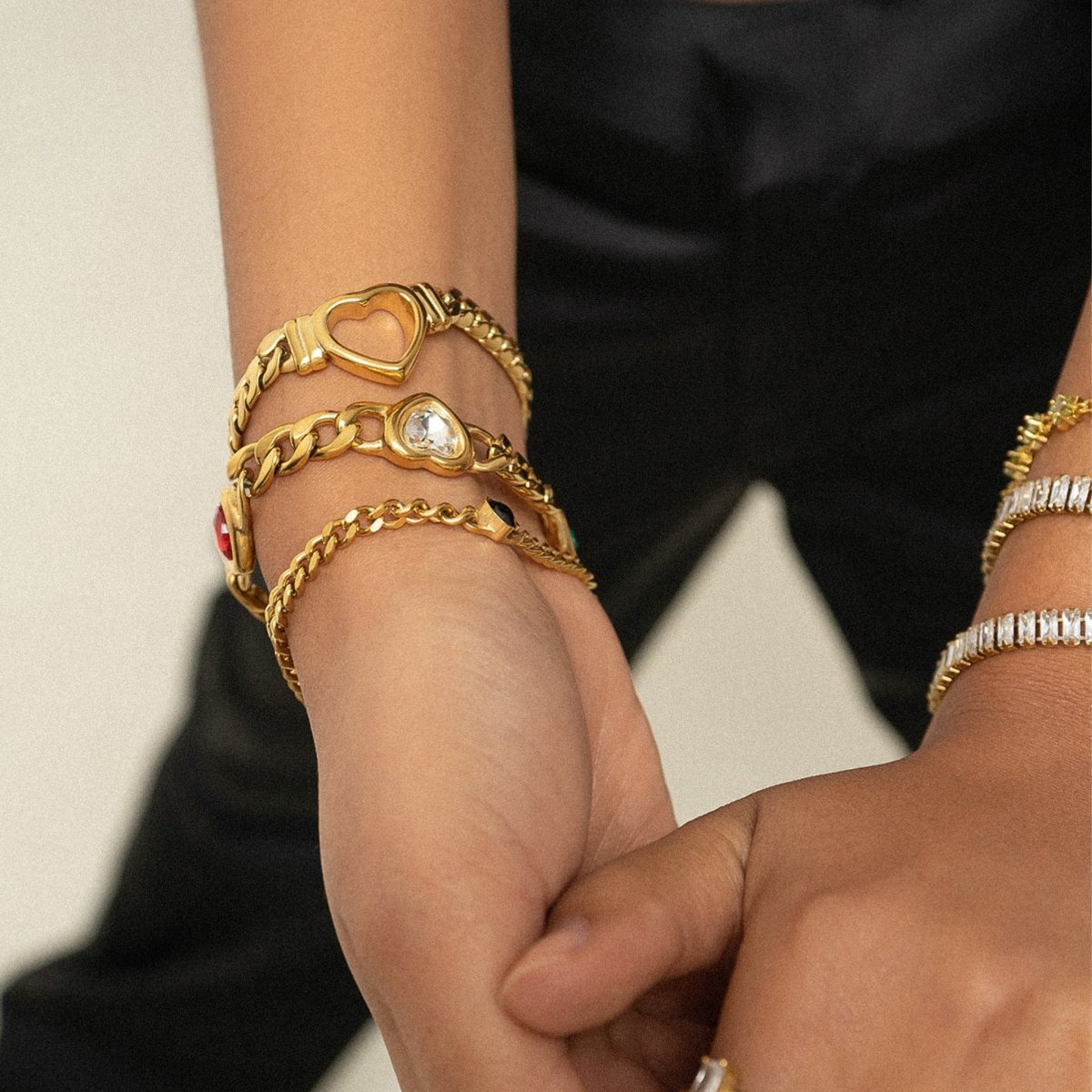 Pulsera Corazón Minimalista Bañado en Oro 18K