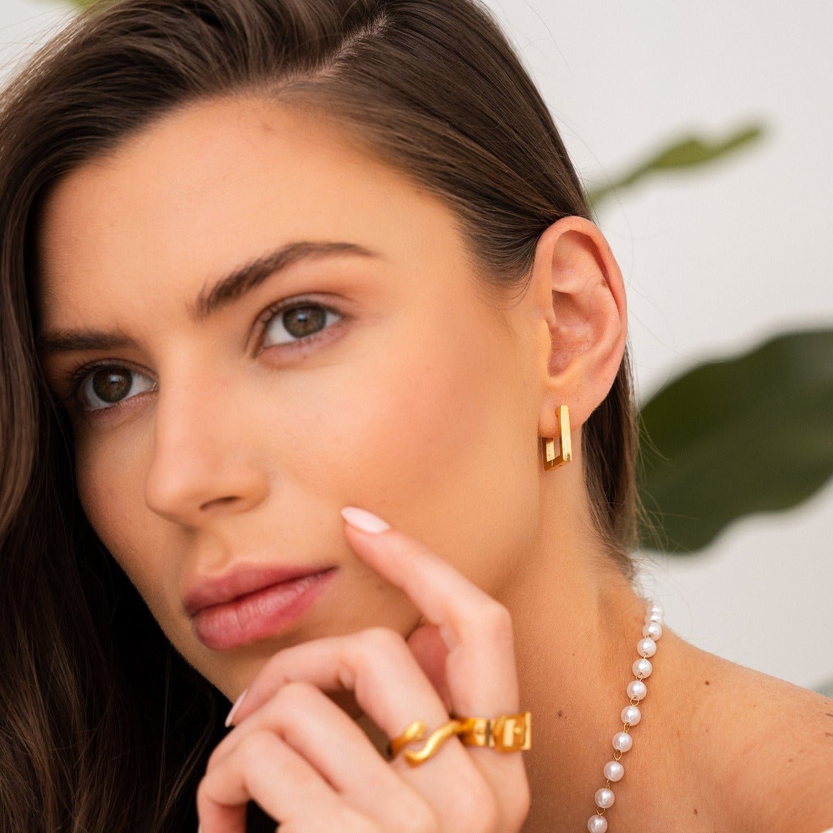 Aro Argola Quadrada Leonor Bañado en Oro 18K