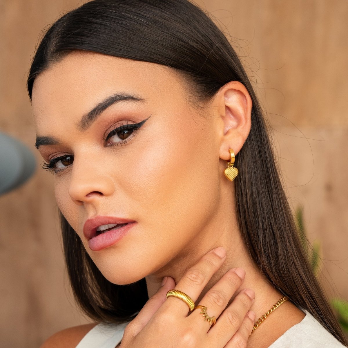 Aro Argollita Love Bañado en Oro de 18K