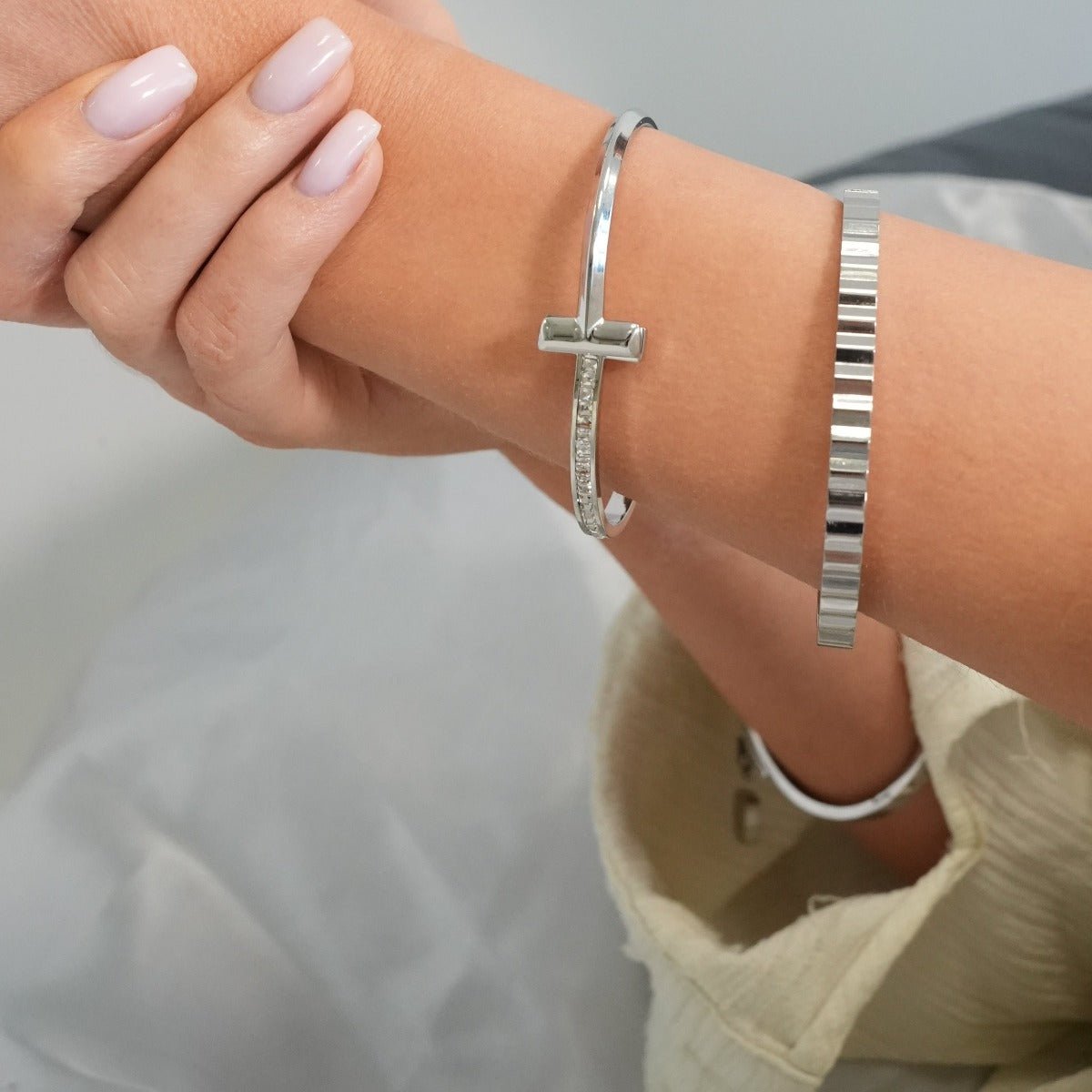 Brazalete T-Bar Elegance - Plata