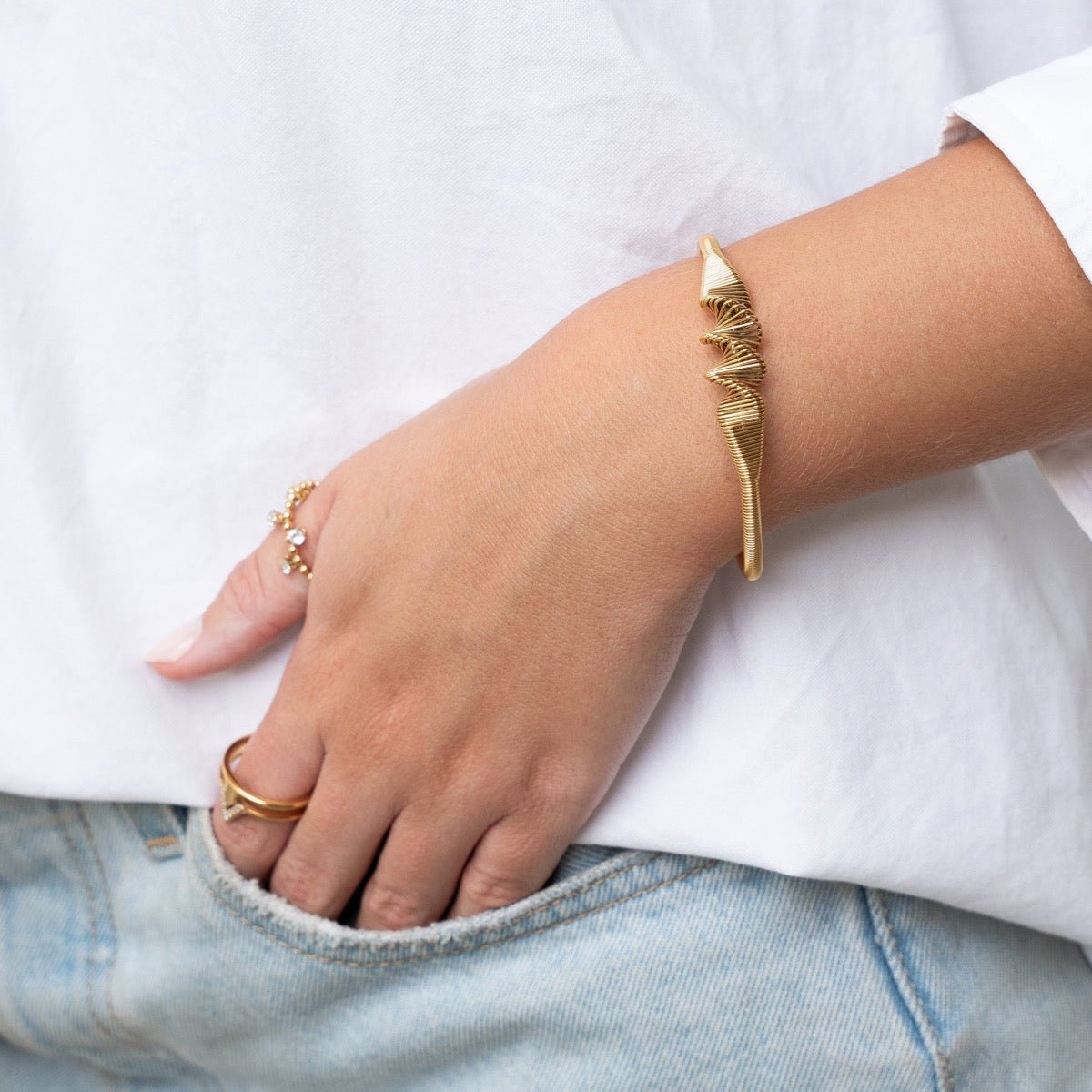Brazalete Wave Bañado en Oro 18K