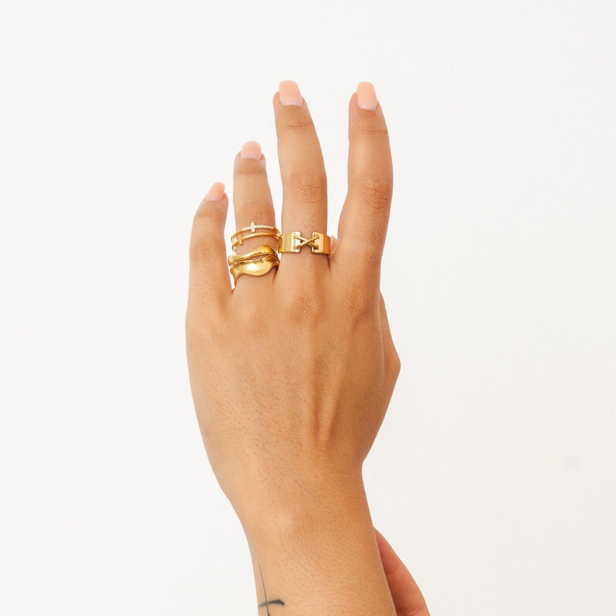 Anillo Cruz Bañado en Oro 18k