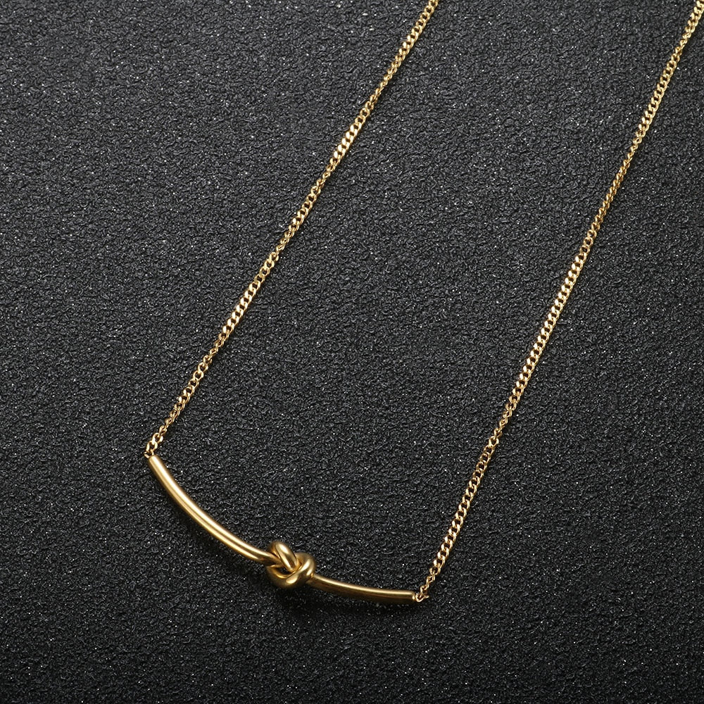 Collar Nó Bañado en Oro 18k