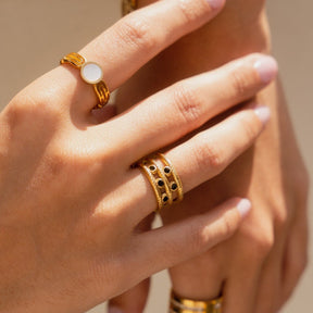 Anillo Athena Piedra Madrepérola Bañado en Oro 18K