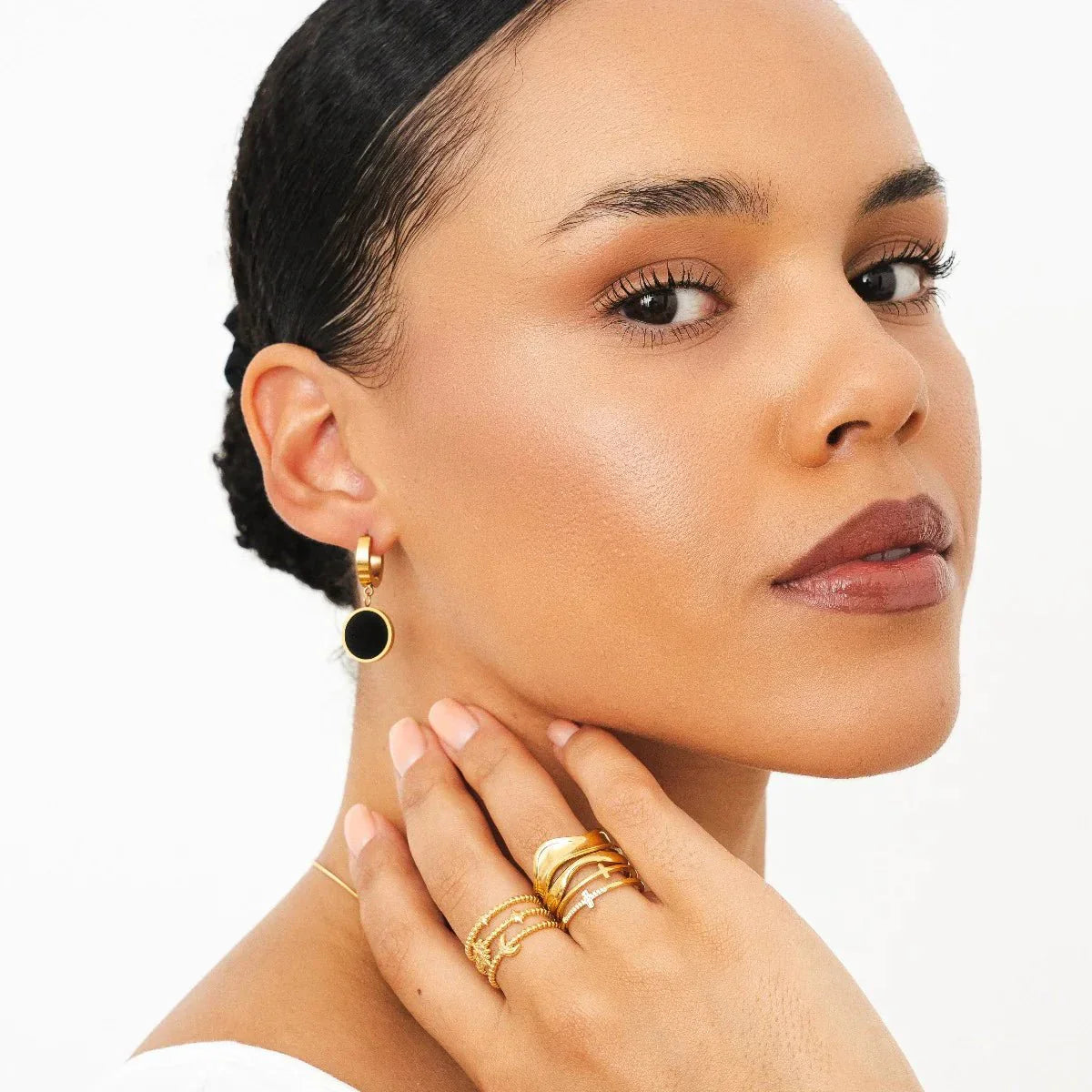 Aro Colgante Noir Bañado en Oro 18k