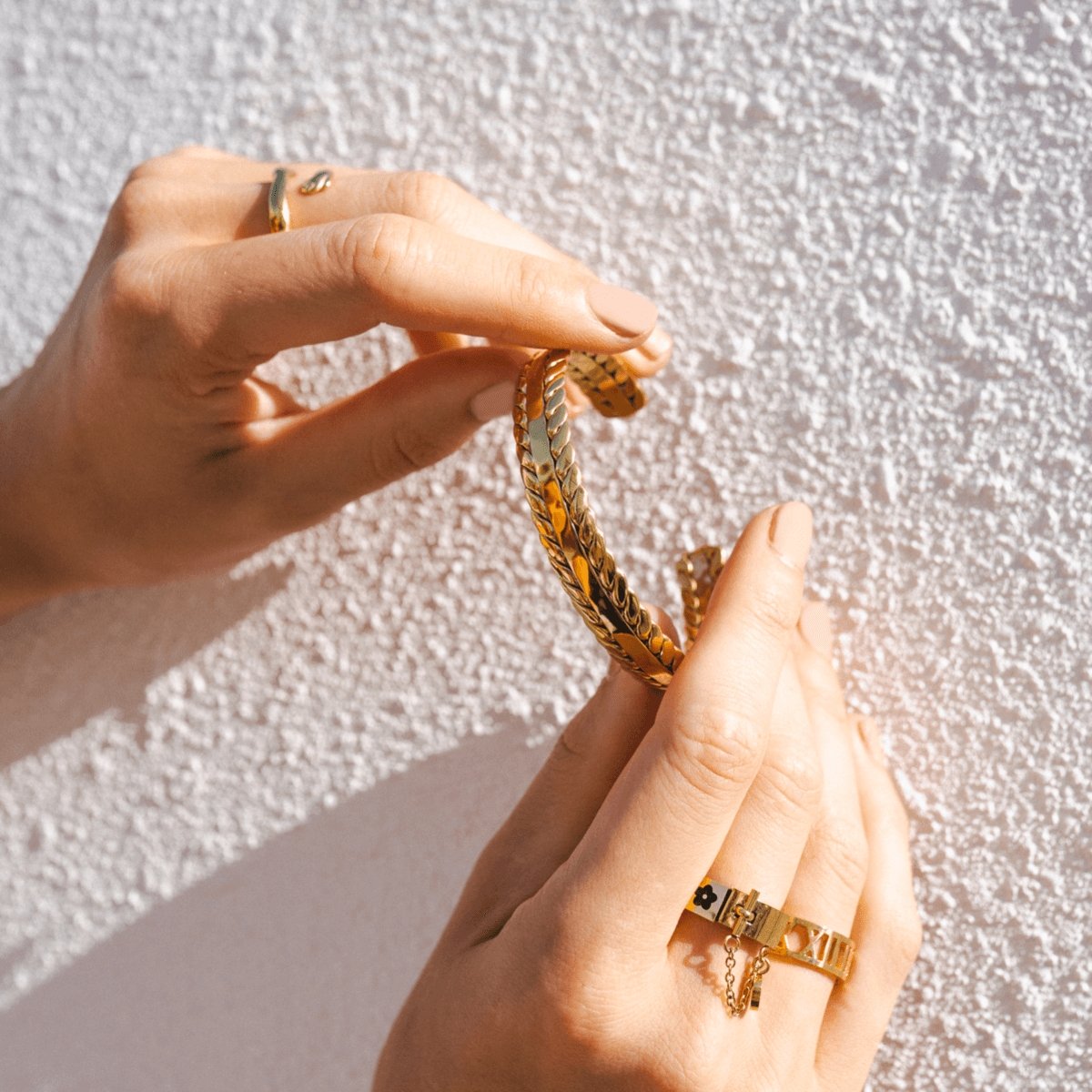 Brazalete Folhas Dourada Bañado en Oro 18k