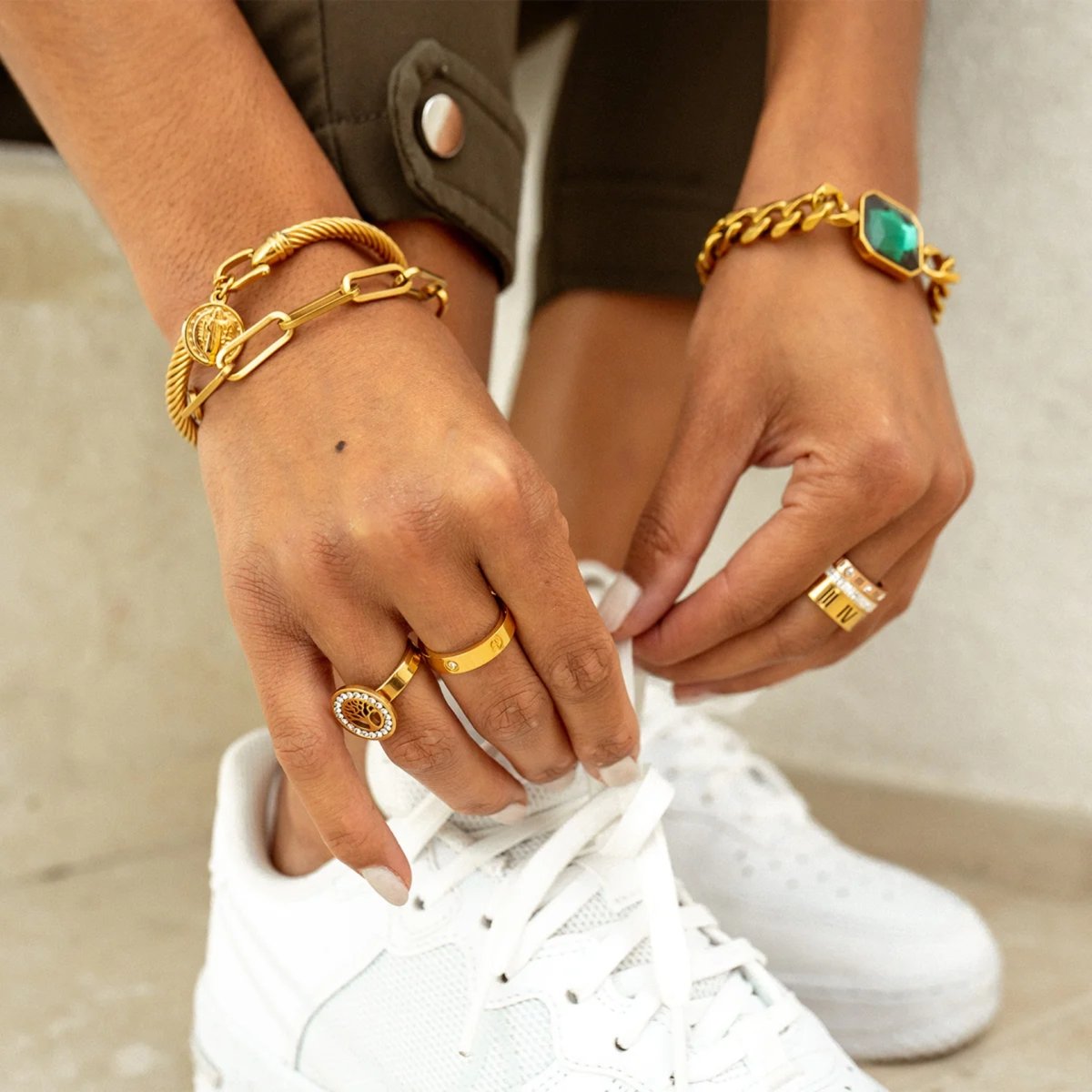 Anillo Classic Inspiração Bañado en Oro 18k