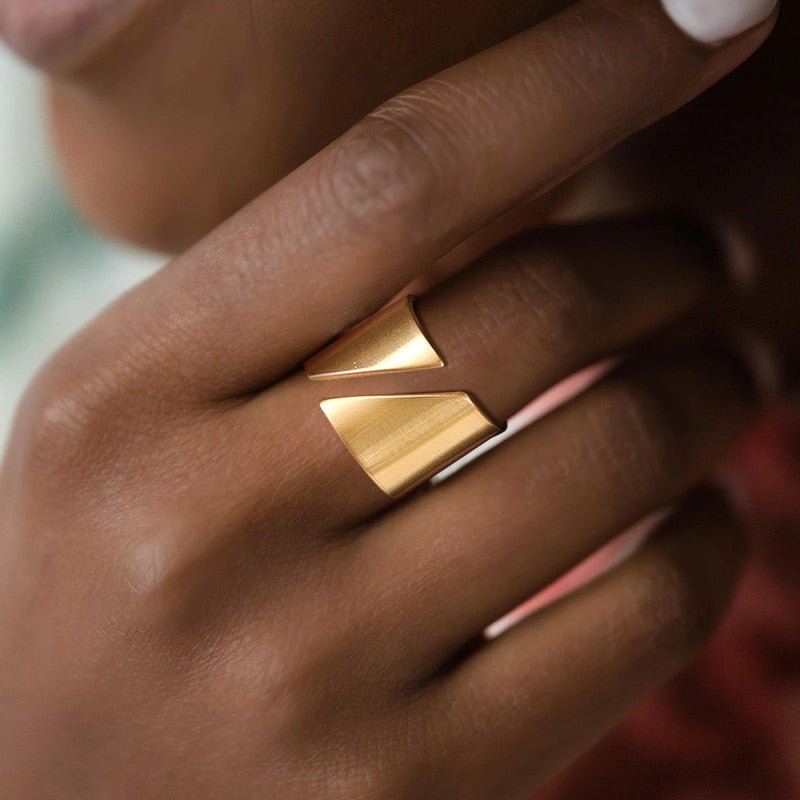 Anillo Hips Bañado en Oro 18K