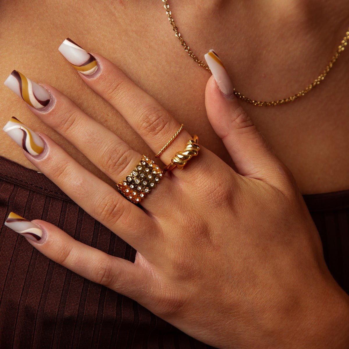 Anillo Twist Bañado en Oro 18K