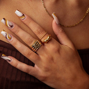Anillo Twist Bañado en Oro 18K