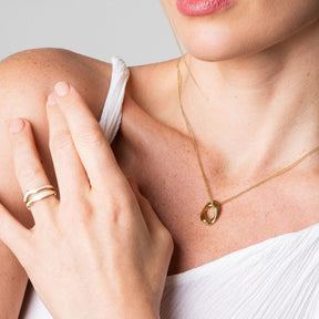 Anillo Abstrato Madrepérola Ajustable Banho em Oro 18k