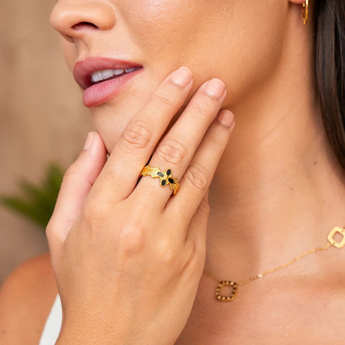 Anillo Ajustable Blossom Bañado en Oro de 18K