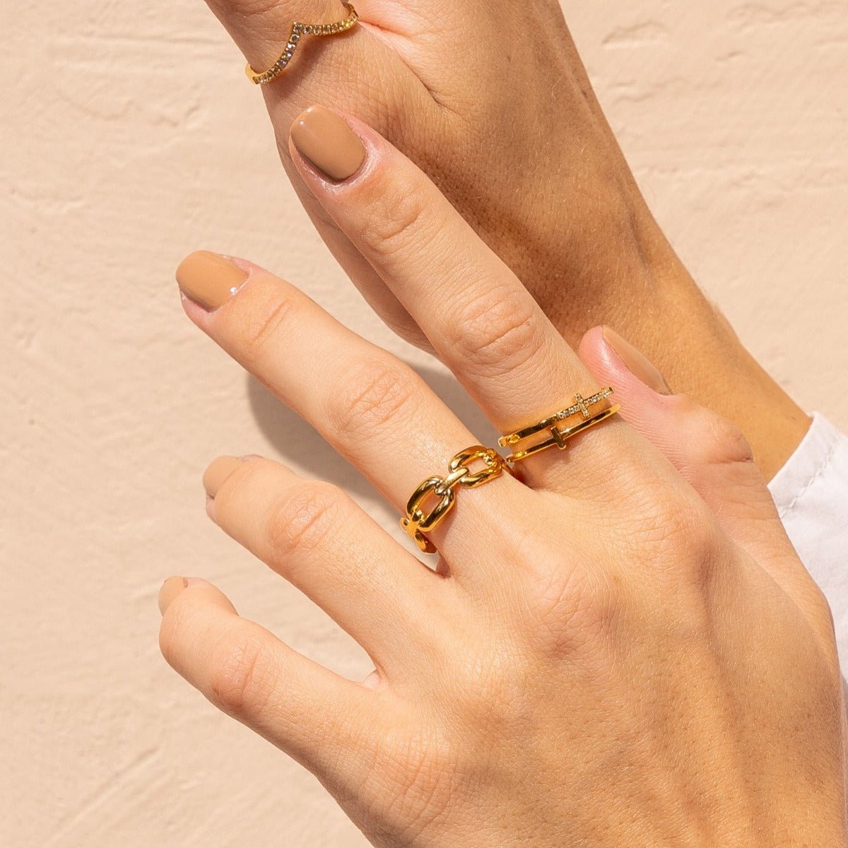 Anillo Ajustable Elo Bañado en Oro 18K