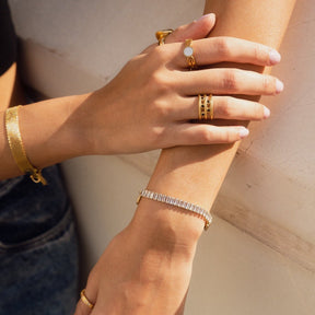 Anillo Athena Piedra Madrepérola Bañado en Oro 18K