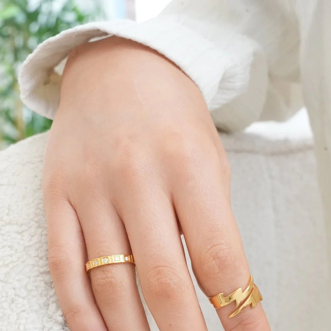 Anillo Blocos de Piedra Bañado en Oro 18K