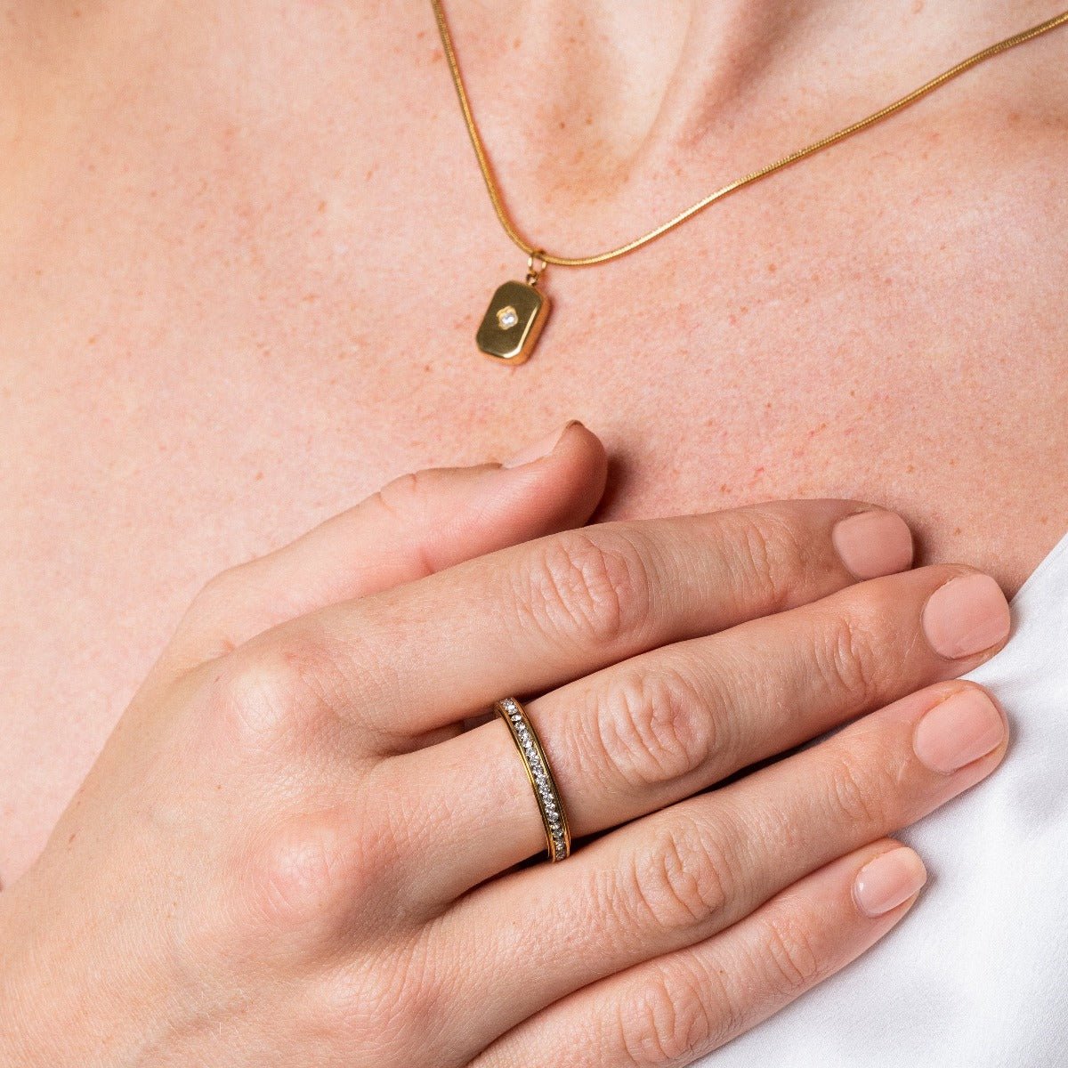 Anillo Brilhante Rotativo Bañado en Oro 18k