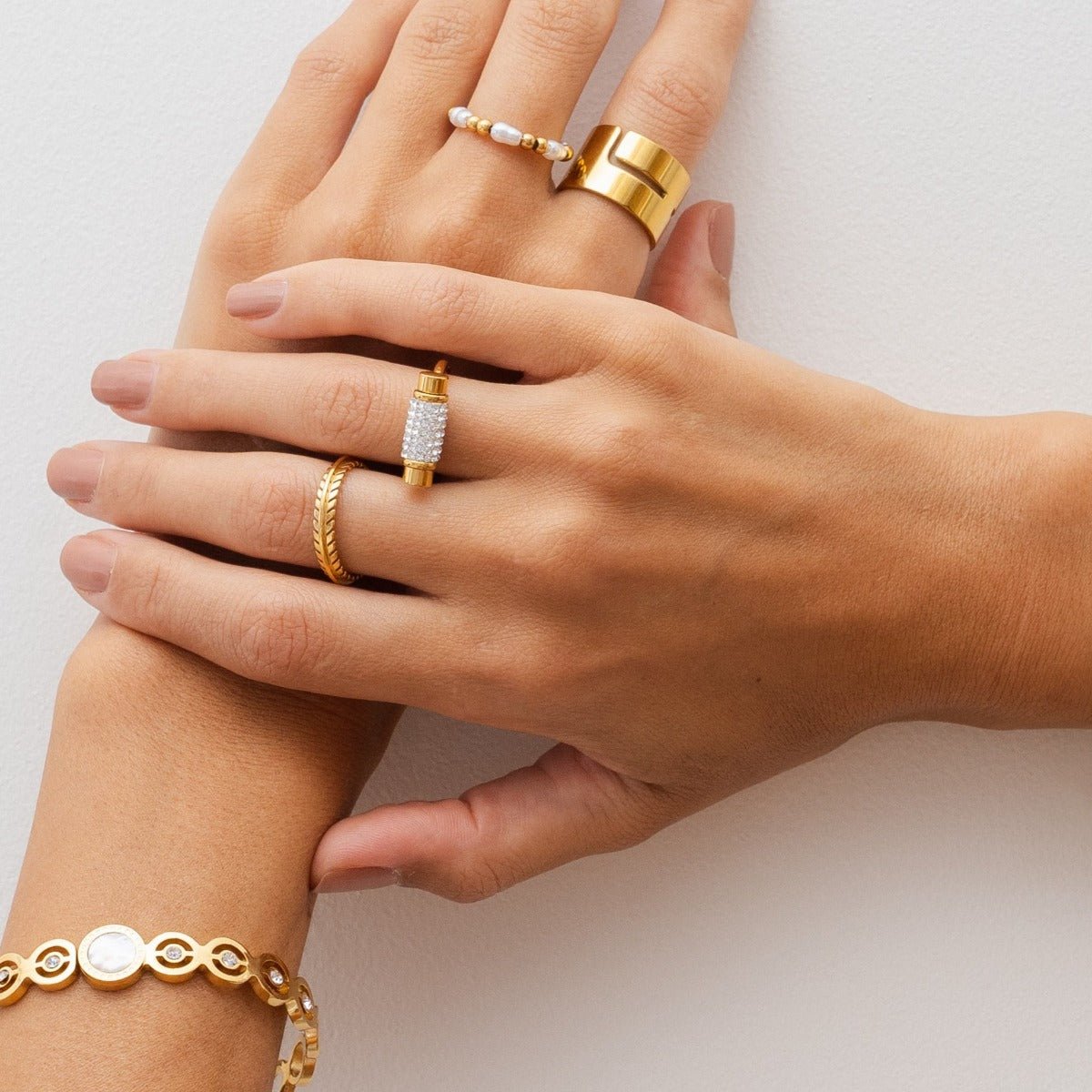 Anillo Glitz Giratório Bañado en Oro 18K