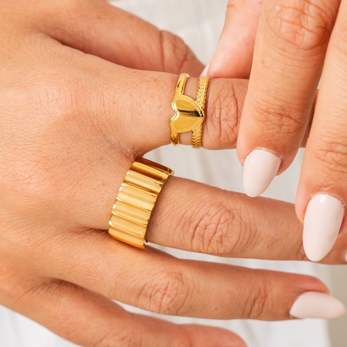 Anillo Groove Bañado en Oro 18k