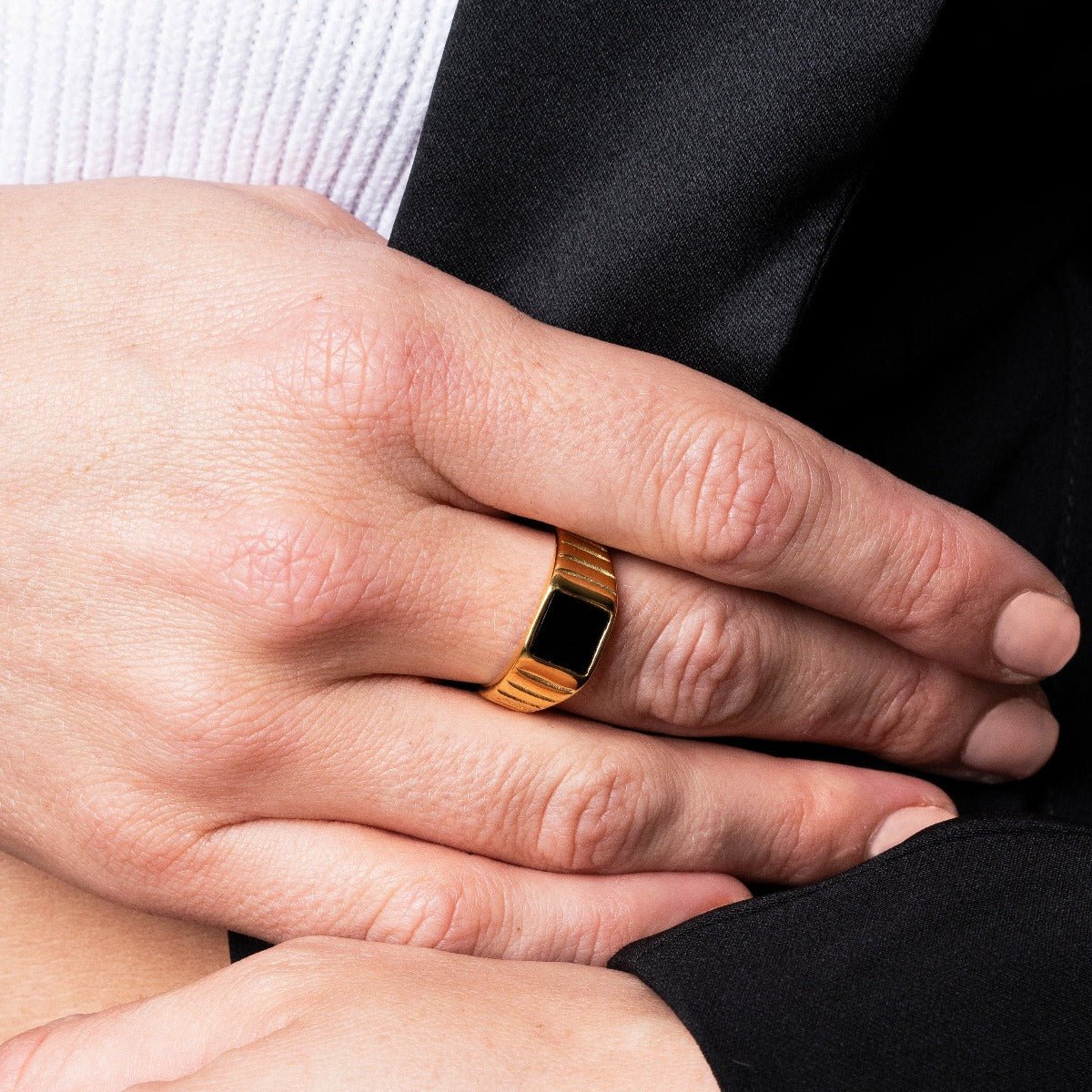 Anillo Noir Bañado en Oro 18k