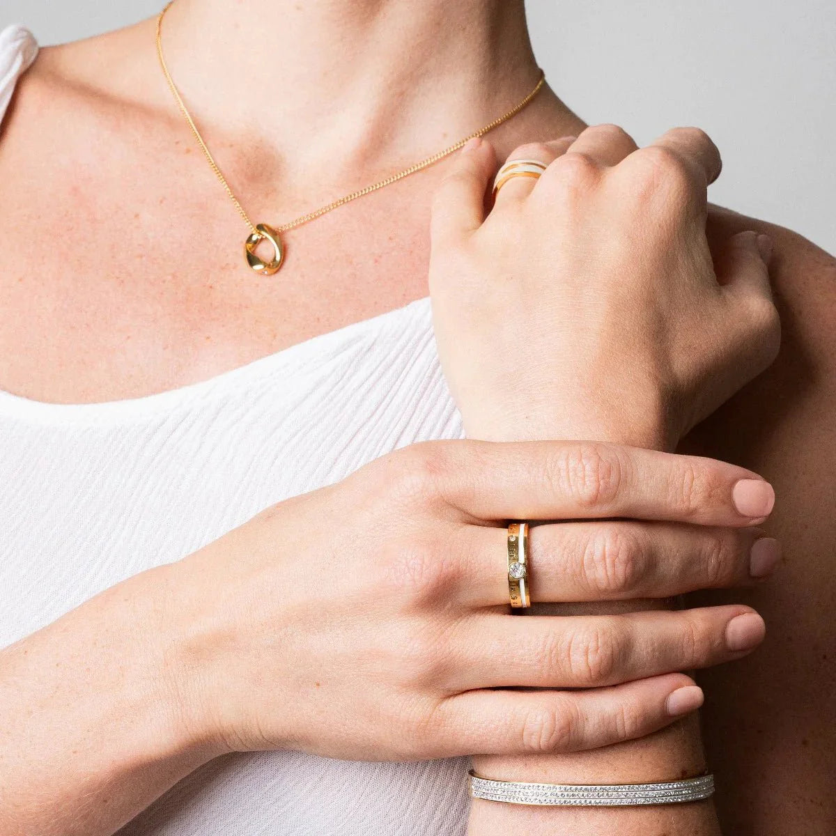 Anillo Rainha Piedra Cristal Bañado en Oro 18k