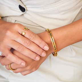 Brazalete Black Studs Bañado en Oro 18k