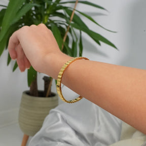 Brazalete Ripple Bañado en Oro 18k
