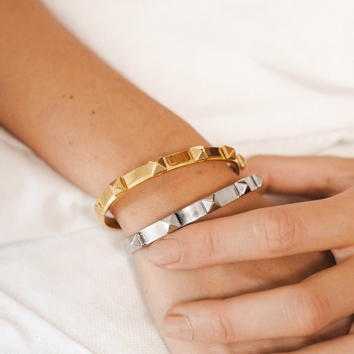 Brazalete Tachas - Plata