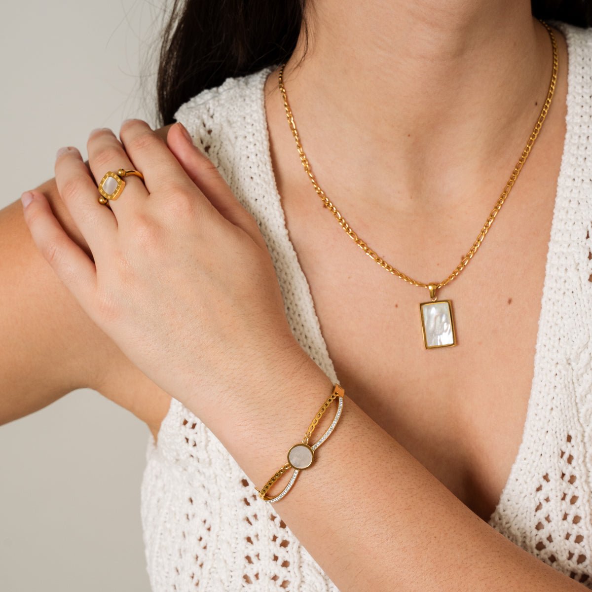 Brazalete Venus Bañado en Oro de 18k