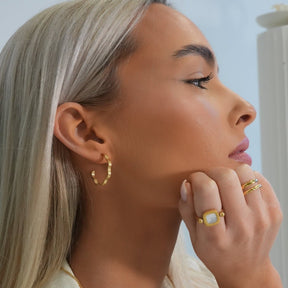 Aro Argola Wavy Texture Bañado en Oro 18k