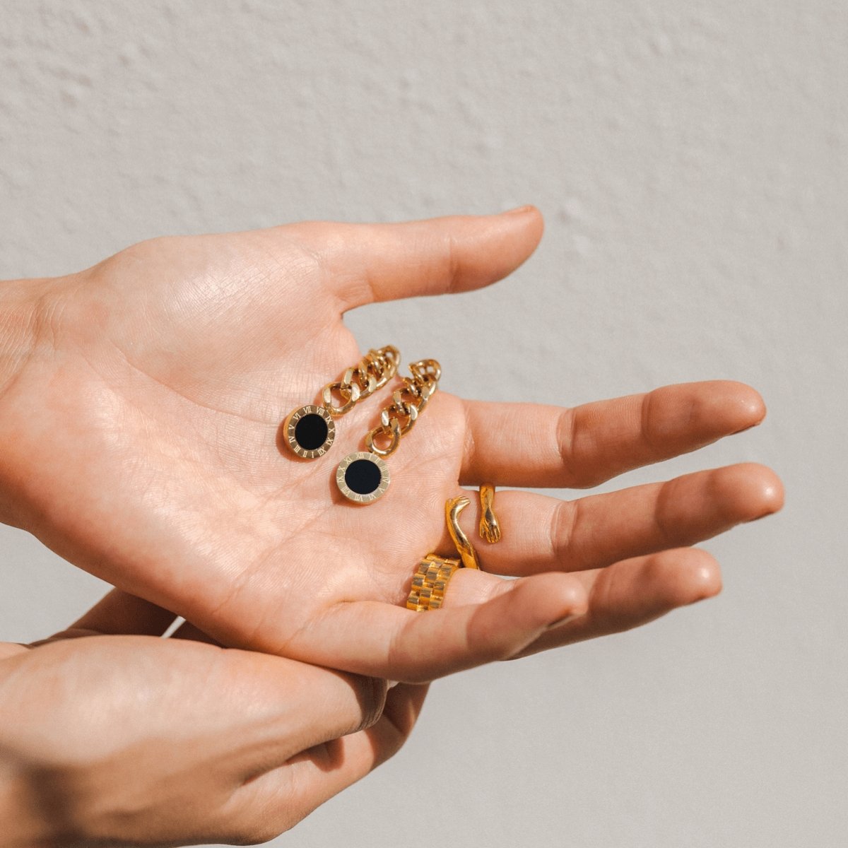 Aro Cadena Glamour Piedra Onix Bañado en Oro 18K