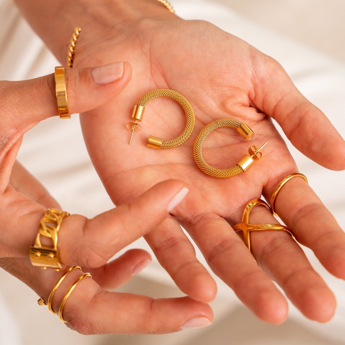 Aro de Argola Isabella Malha Bañado en Oro 18K