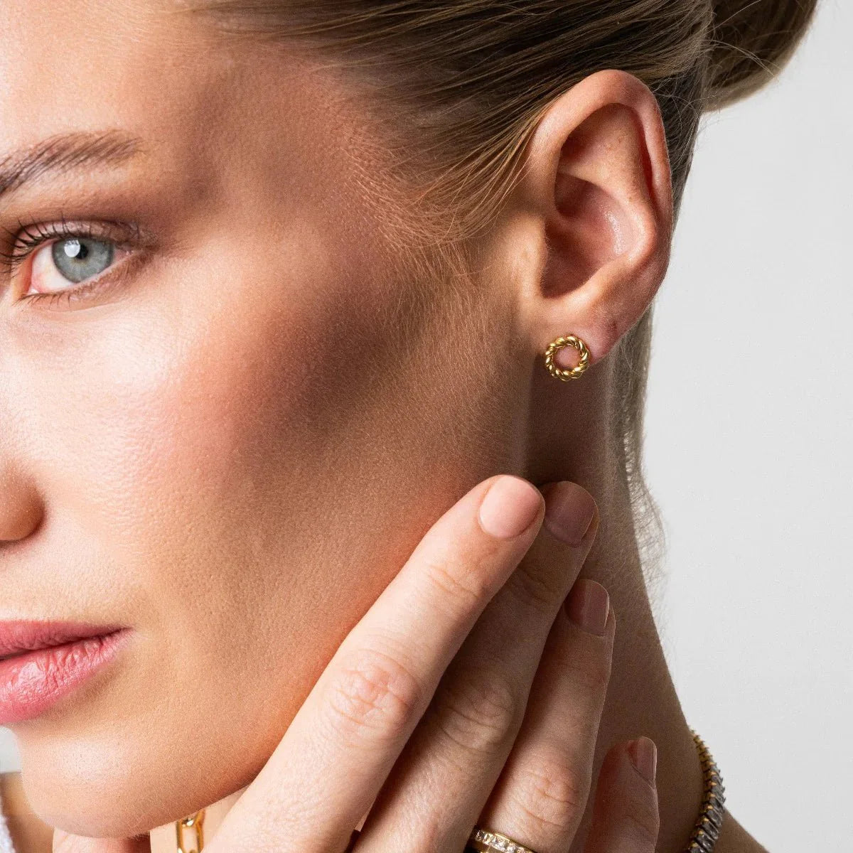 Aro Twist Bañado en Oro 18k