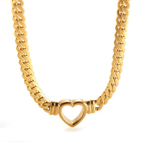 Collar Gargantilha  Corazón Minimalista Bañado en Oro 18K