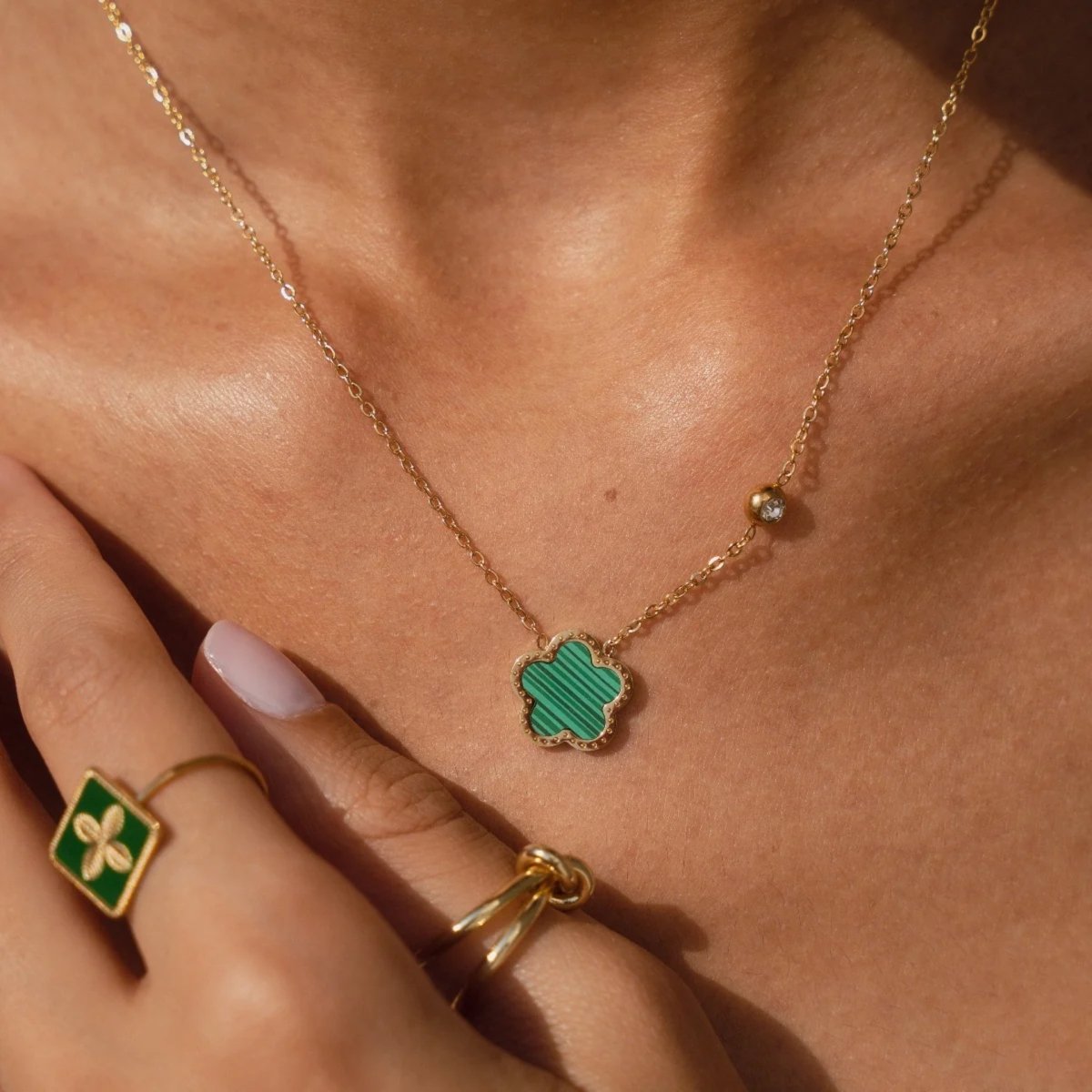 Collar Trevo Alhambra Inspiração Bañado en Oro 18K