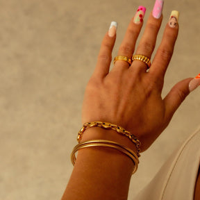 Brazalete Espiral Tríplice Bañada en Oro 18K