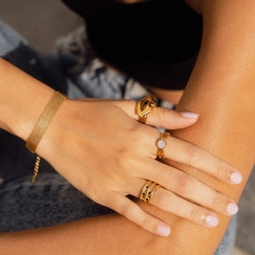 Pulsera Trama Lisa Bañada en Oro 18K